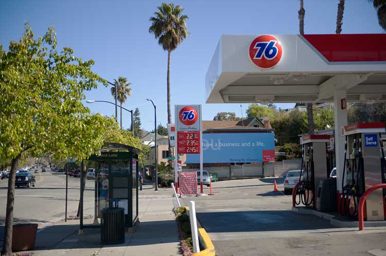 March 30th gas prices in Oakland (maybe, I didn't go to breakfast this morning to take a look).